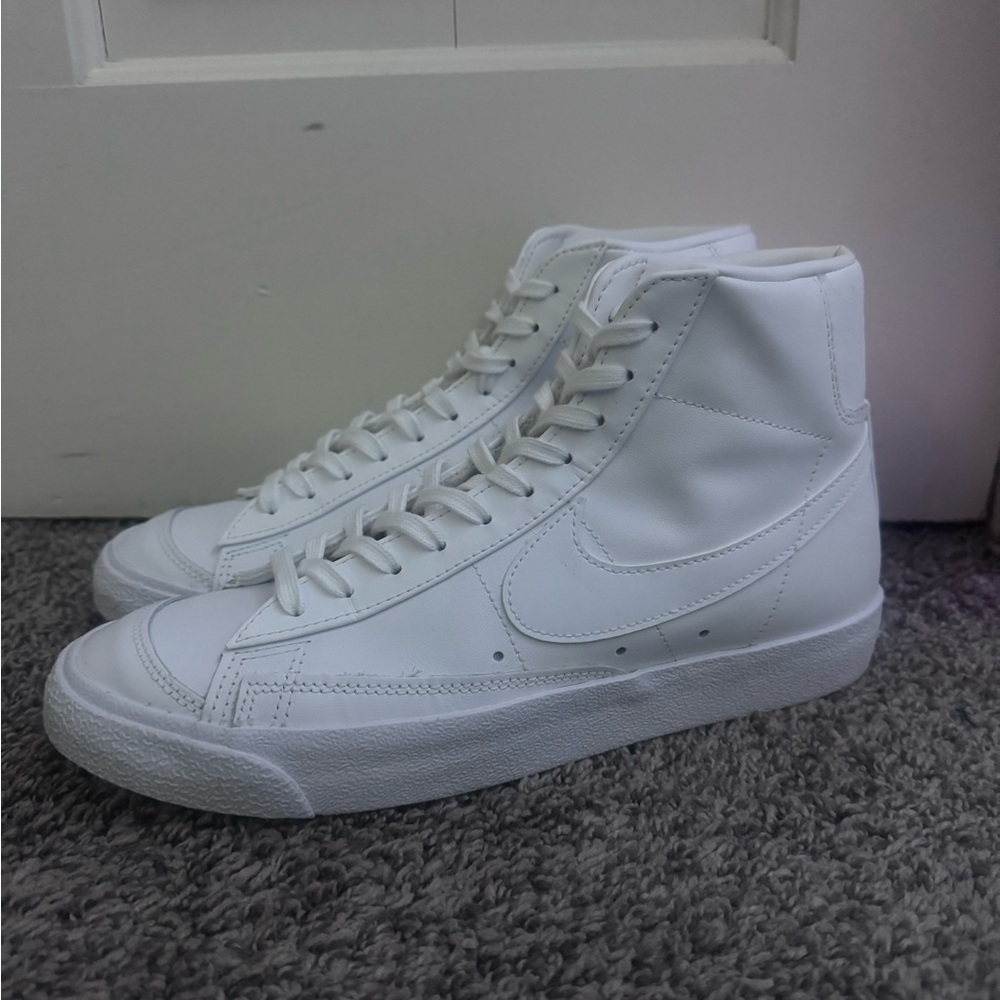 white nike blazers